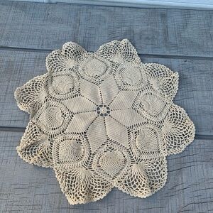 Vintage Handmade Pineapple Crochet Lace Doily Ecru/Off-White Centerpiece 16”